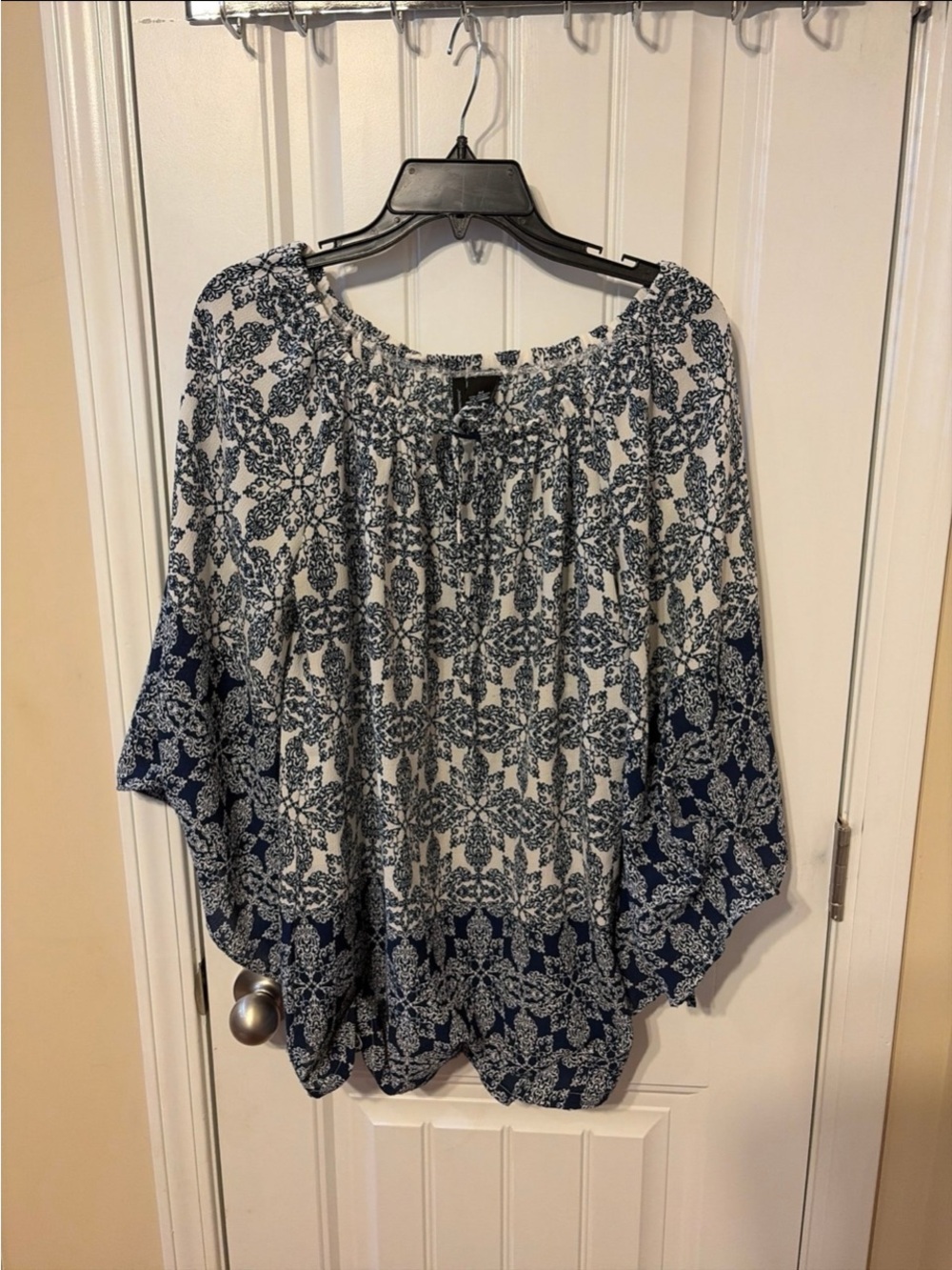 EUC New directions White and Navy Printed Tank Top